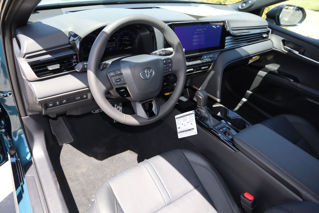 2025 Toyota Camry XSE 9