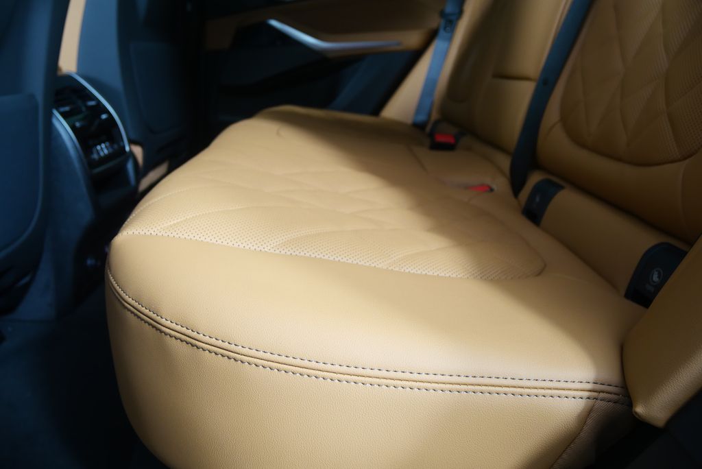 Thumbnail: 2026 BMW X5 - 15