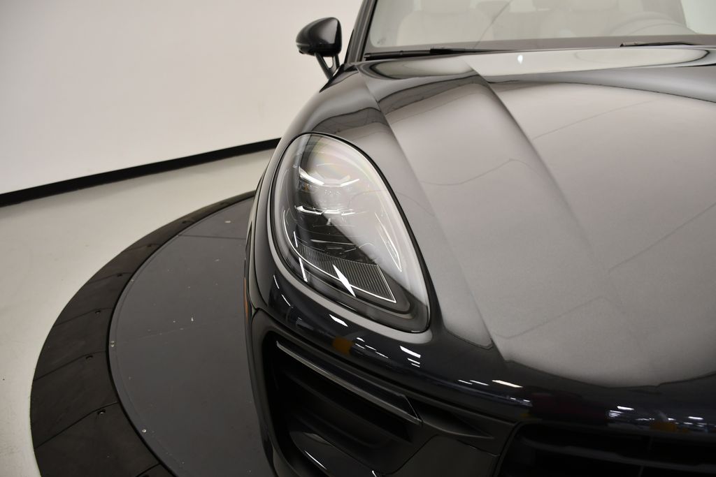 Thumbnail: 2025 Porsche Macan - 14