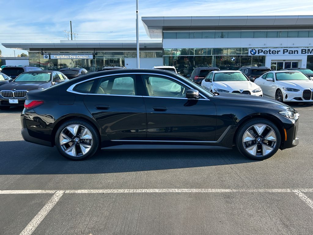 Thumbnail: 2025 BMW i4 - 6