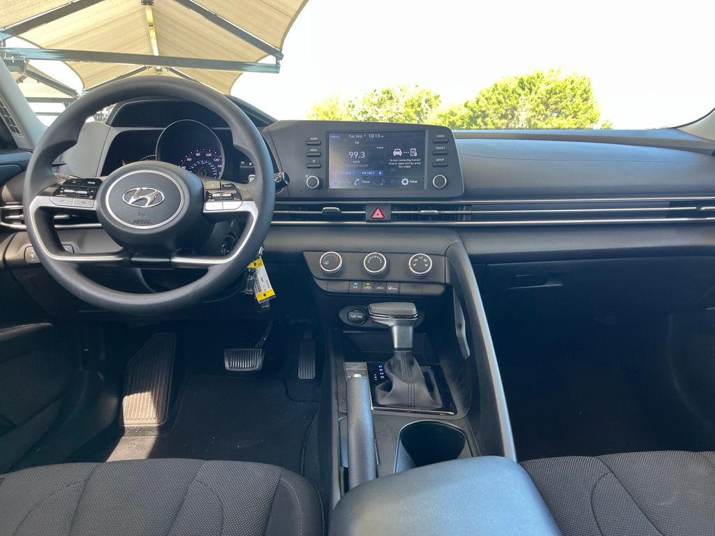 Thumbnail: 2023 Hyundai Elantra - 11
