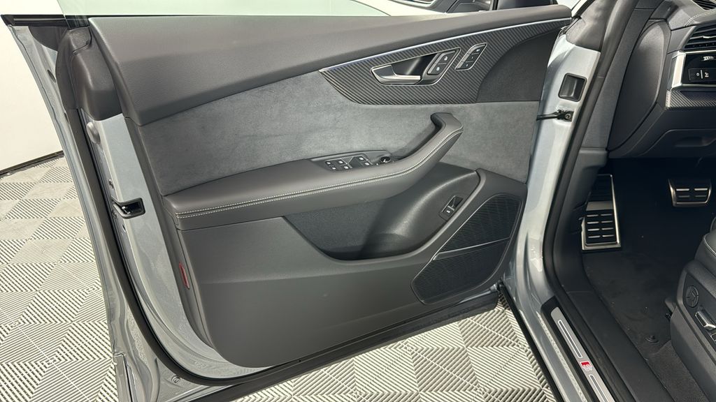 Thumbnail: 2024 Audi SQ8 - 25