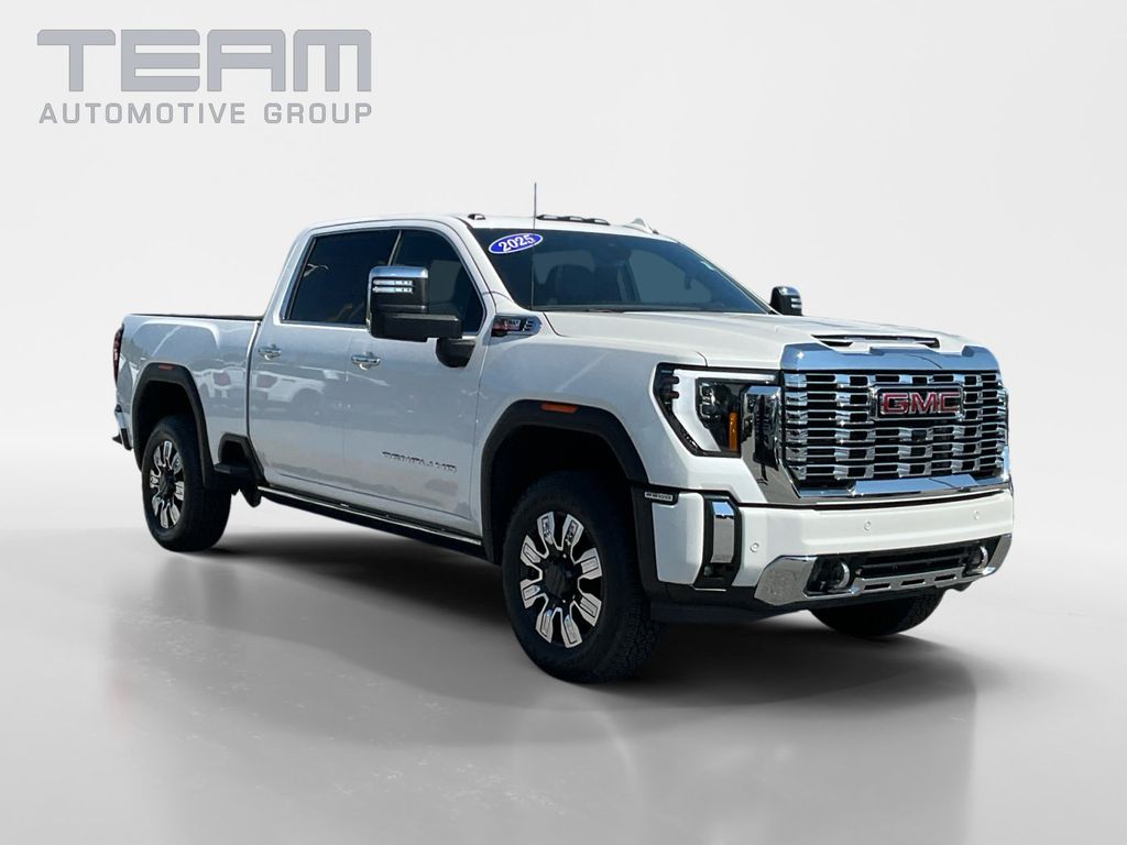 White Frost Tricoat 2025 GMC Sierra 2500HD Pickup Truck Four-Wheel Drive Automatic