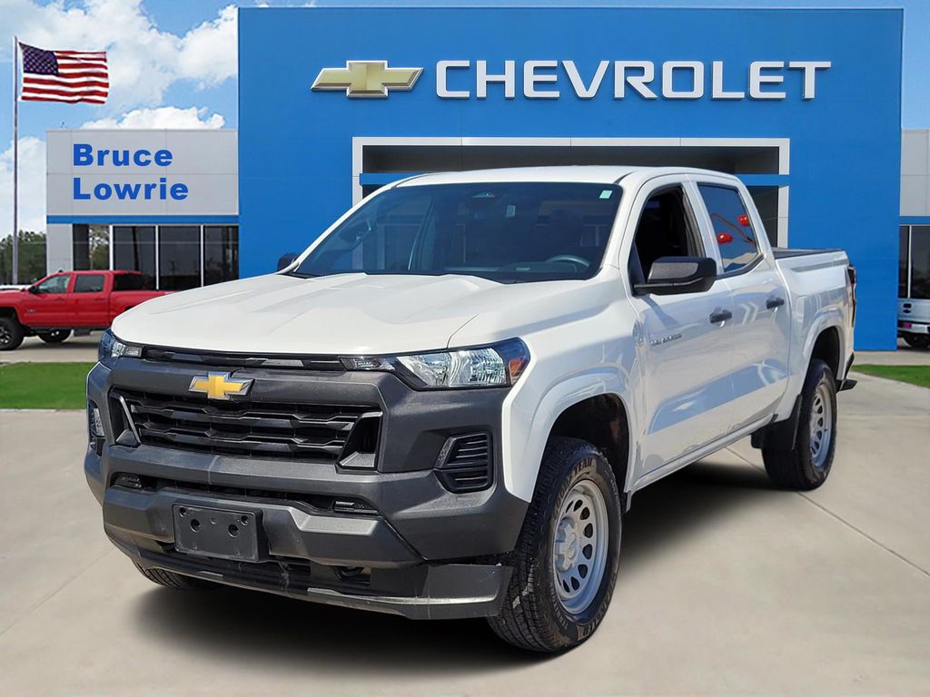 Summit White 2024 Chevrolet Colorado Pickup Truck Four-Wheel Drive 8-Speed Automatic