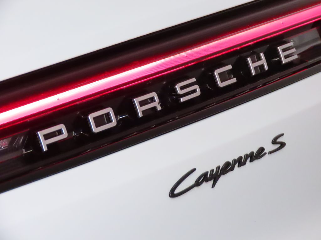 Thumbnail: 2025 Porsche Cayenne - 12