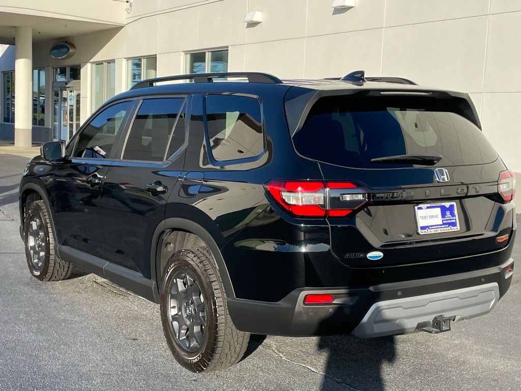 Thumbnail: 2023 Honda Pilot - 4