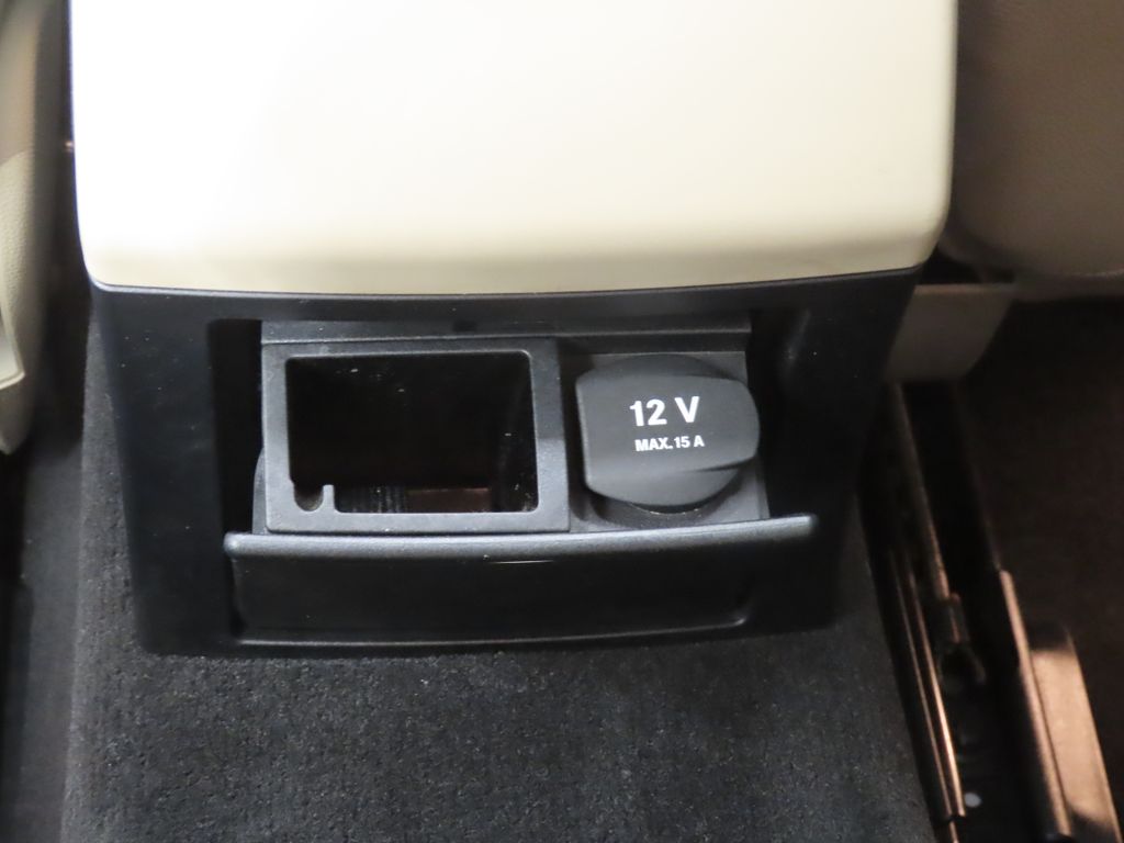 Thumbnail: 2013 Mercedes-Benz E-Class - 32