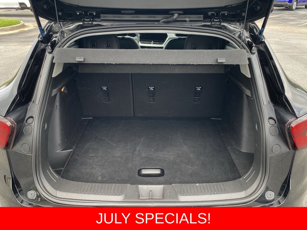 Used 2025 Chevrolet Trax SUV
