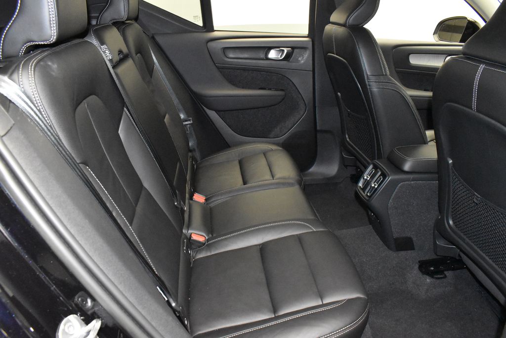 2023 Volvo XC40 B5 Core 29