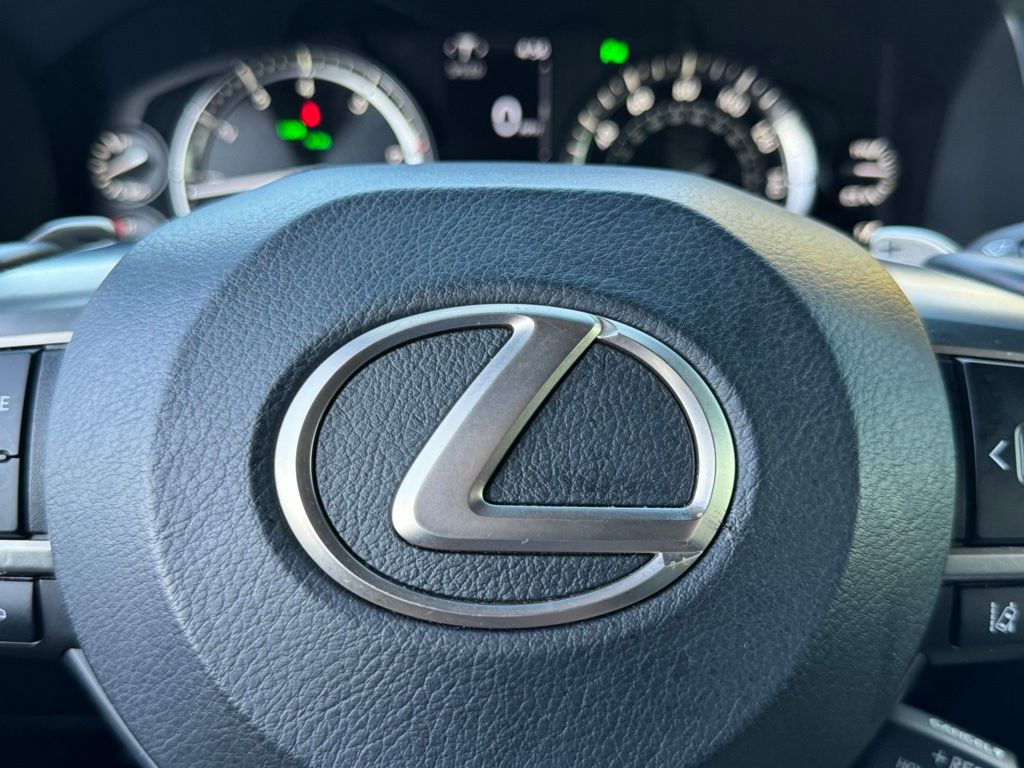 2021 Lexus LX 570 31