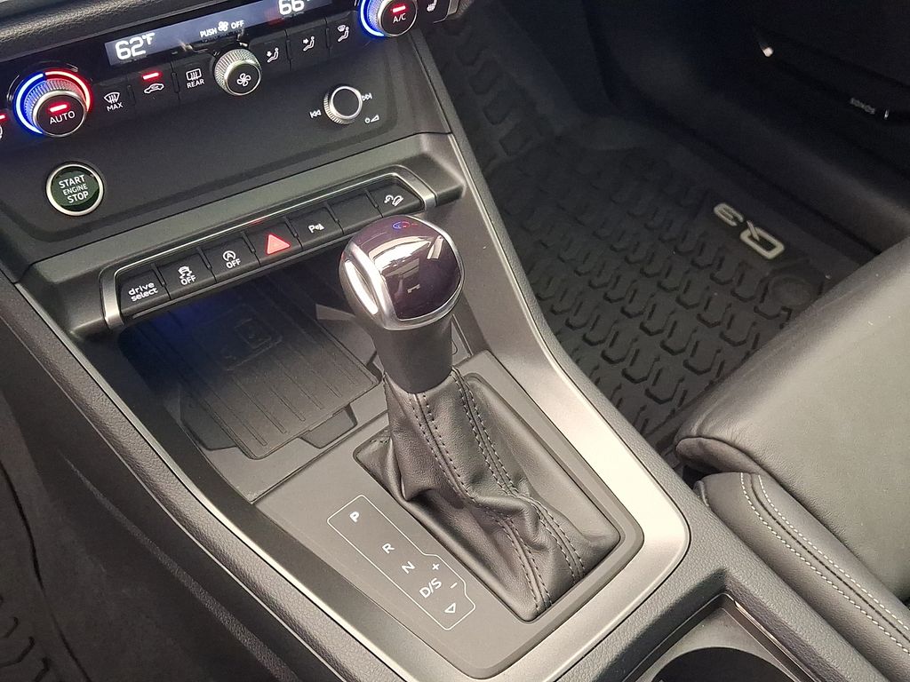 Thumbnail: 2024 Audi Q3 - 15