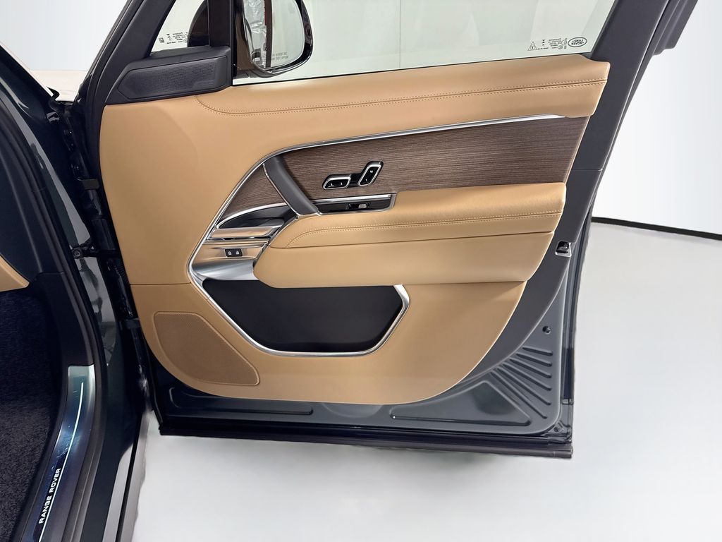 Thumbnail: 2026 Land Rover Range Rover - 24