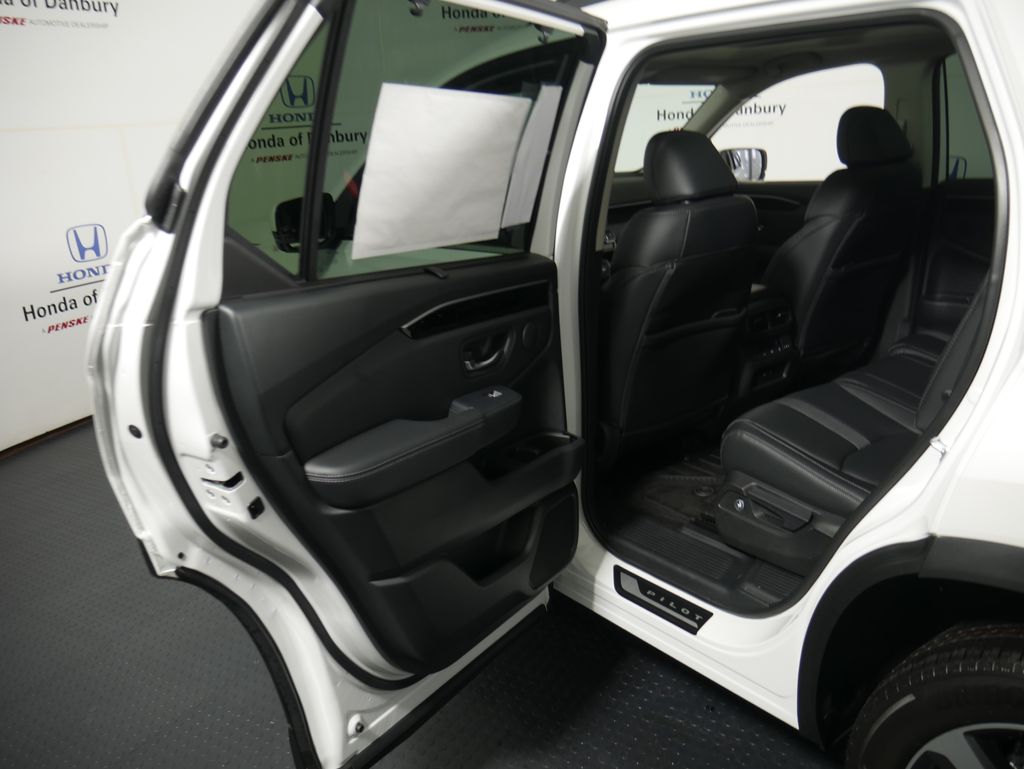 Thumbnail: 2026 Honda Pilot - 10