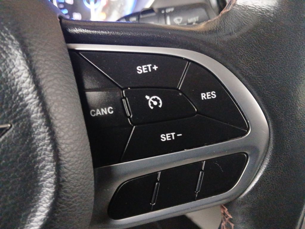 Used Car 2020 Chrysler Pacifica  Touring L For Sale Under $25,000 In Austin, Texas