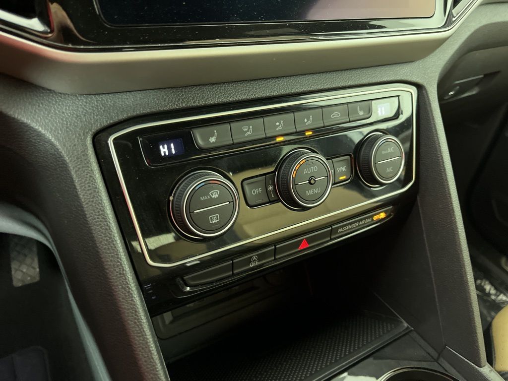 Thumbnail: 2022 Volkswagen Atlas - 32