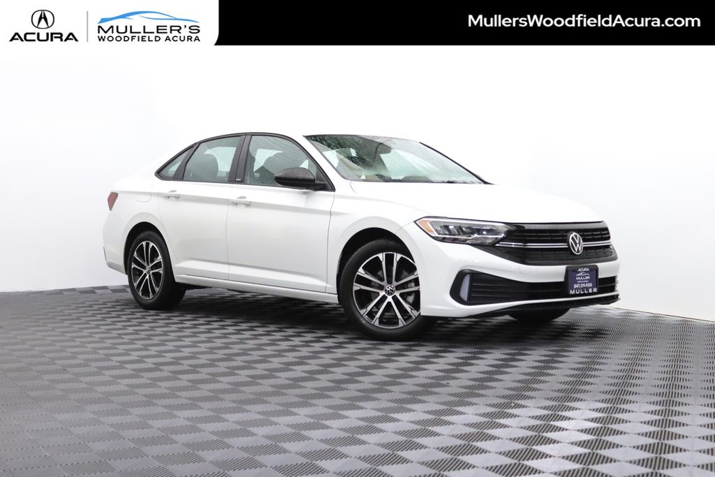 Pure White 2024 Volkswagen Jetta Sedan Front-Wheel Drive 8-Speed Automatic
