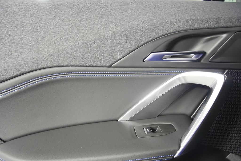 Thumbnail: 2025 BMW X1 - 13