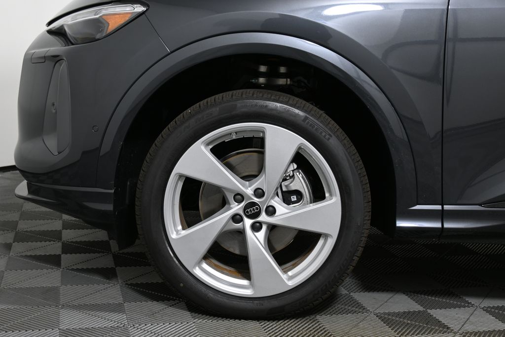 Thumbnail: 2025 Audi Q5 - 11