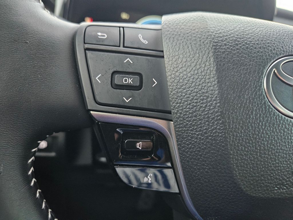 2025 Toyota Camry SE 20