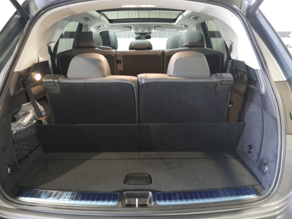 Thumbnail: 2026 Mercedes-Benz GLE - 26