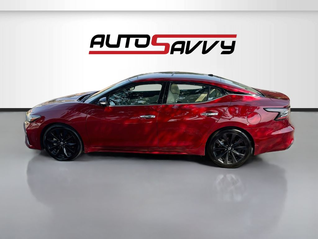 Used 2023 Red Nissan Platinum image 4