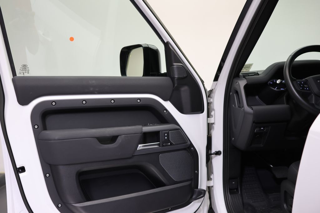 Thumbnail: 2023 Land Rover Defender - 26