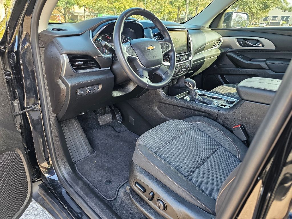 2021 Chevrolet Traverse LT 11