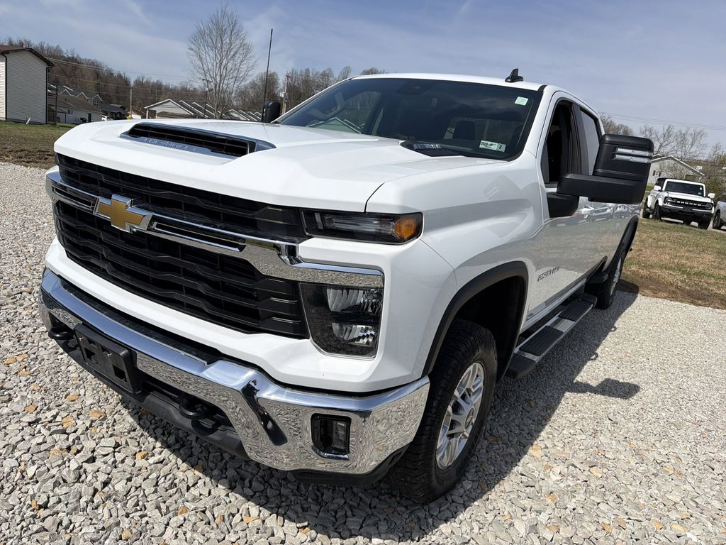 2025 Chevrolet Silverado 2500HD LT Crew Cab 4WD
