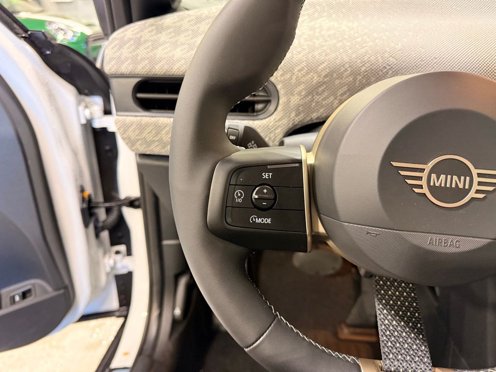 Thumbnail: 2026 MINI Cooper - 13