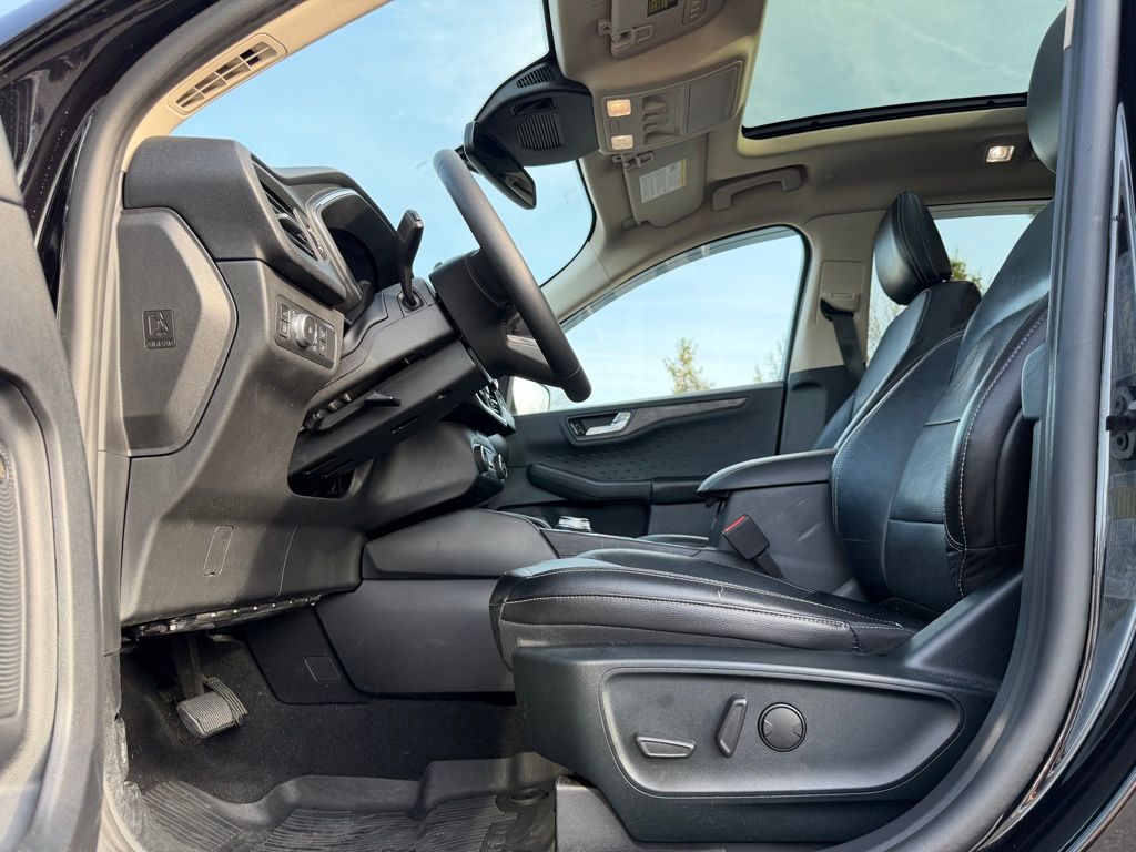 2020 Ford Escape Titanium Hybrid