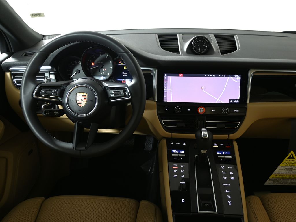 Thumbnail: 2026 Porsche Macan - 17