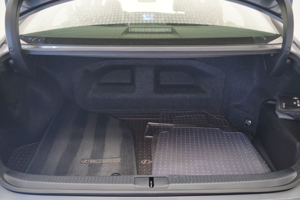 Thumbnail: 2013 Lexus ES - 12