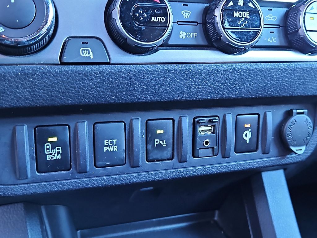 Thumbnail: 2017 Toyota Tacoma - 19