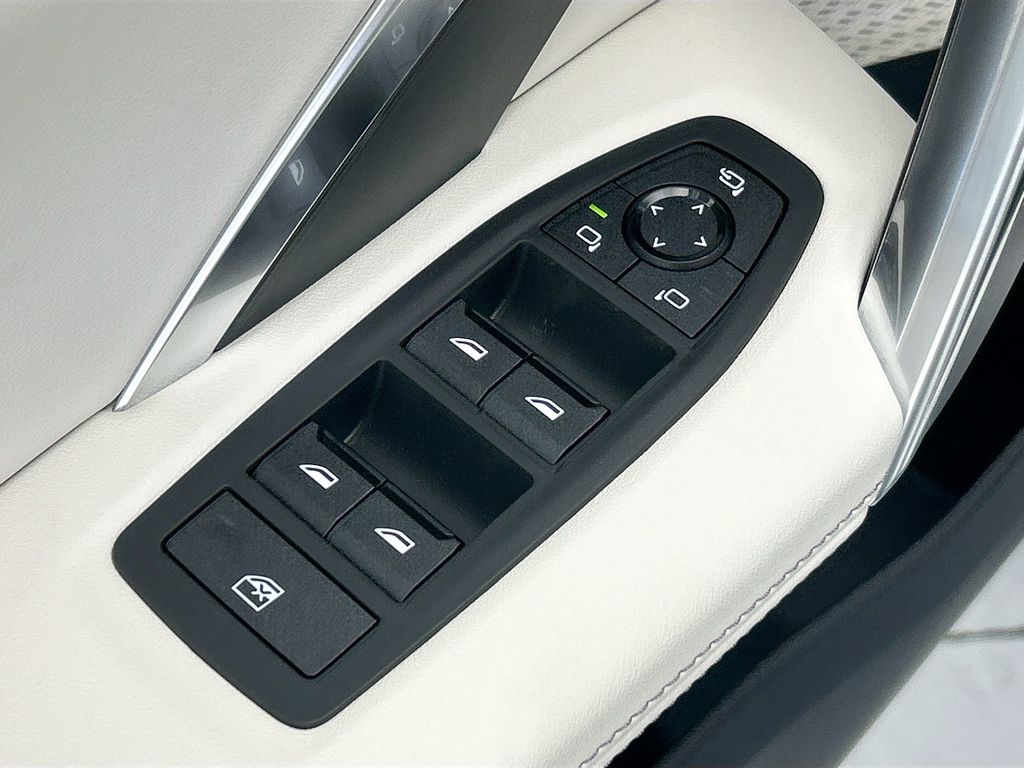 Thumbnail: 2026 BMW X1 - 21