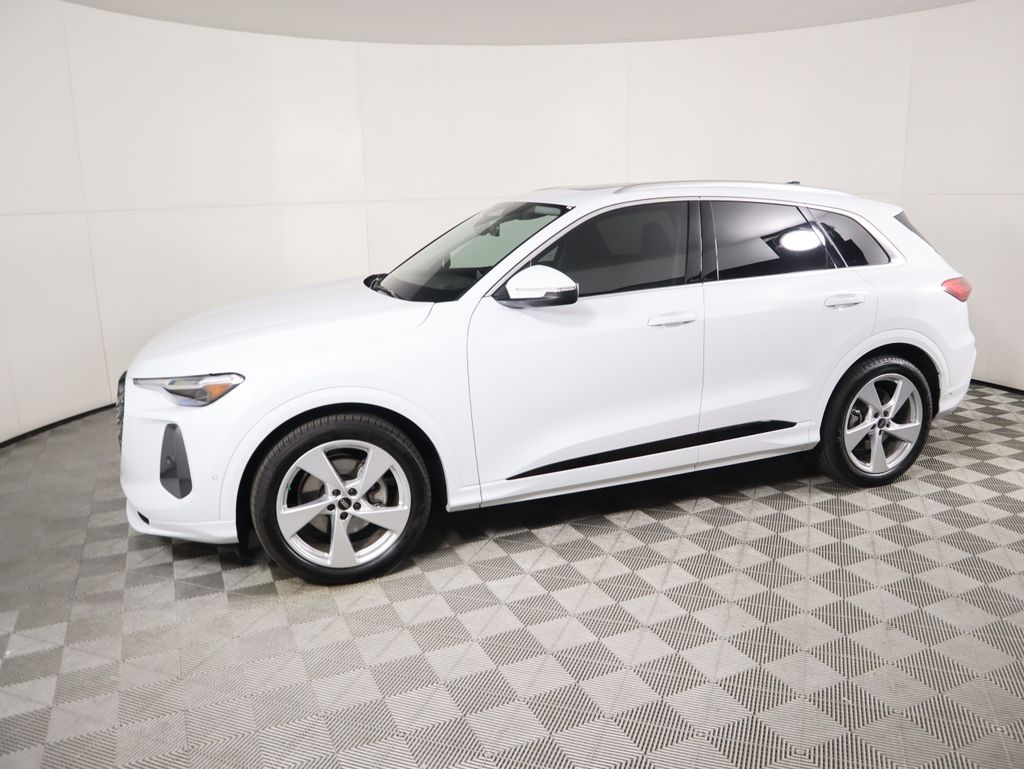 Thumbnail: 2025 Audi Q5 - 8