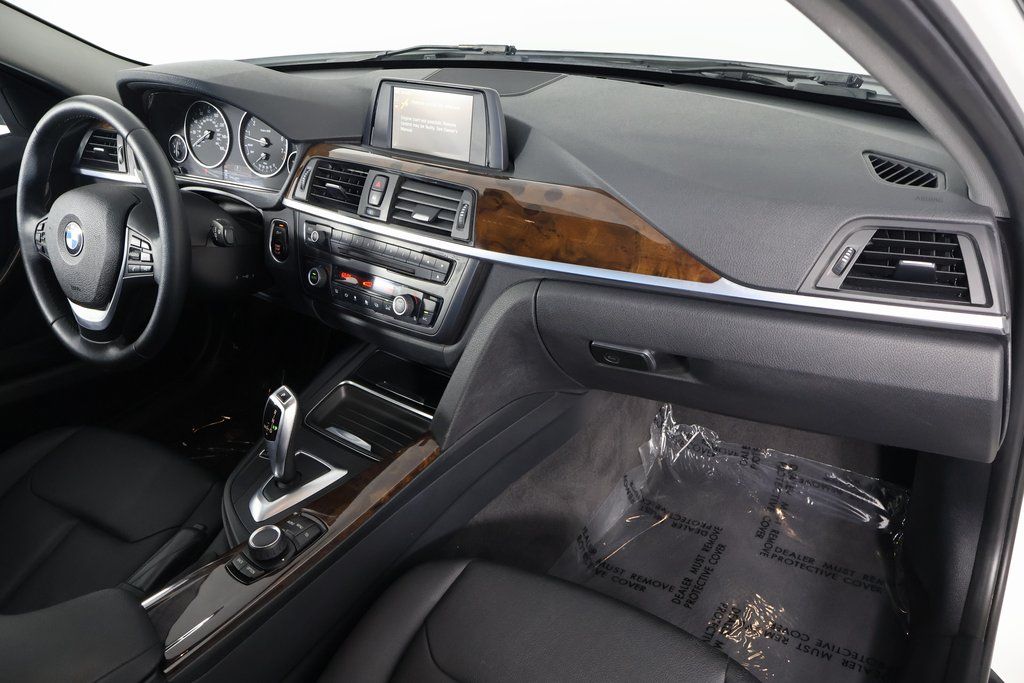 Thumbnail: 2014 BMW 3 Series - 9