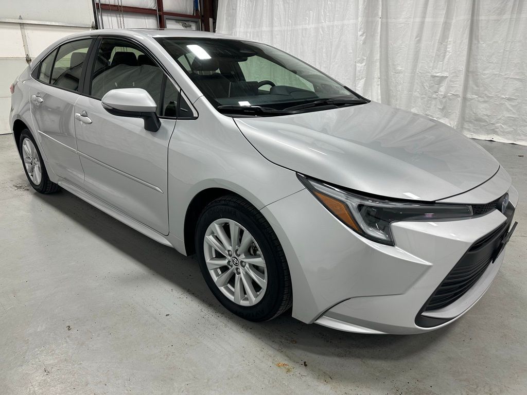 2025 Toyota Corolla Hybrid XLE FWD