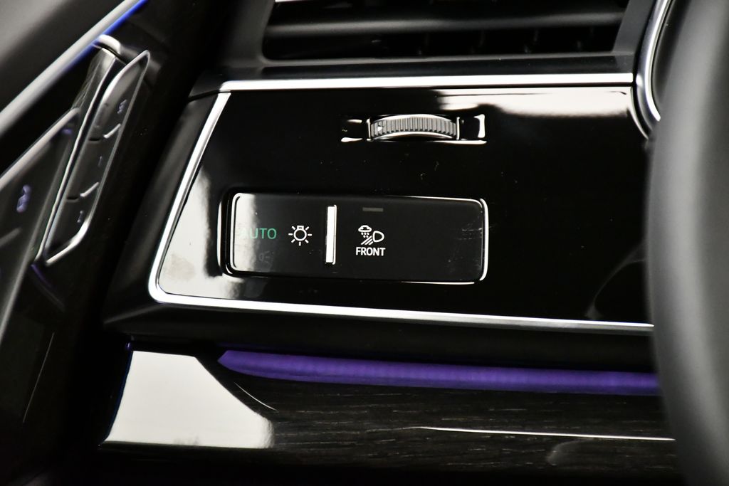 Thumbnail: 2026 Audi Q8 - 22