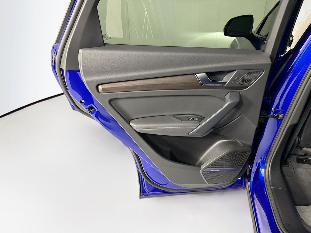 Thumbnail: 2025 Audi Q5 - 26