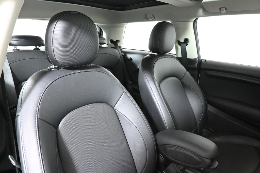 Thumbnail: 2016 MINI Cooper - 32