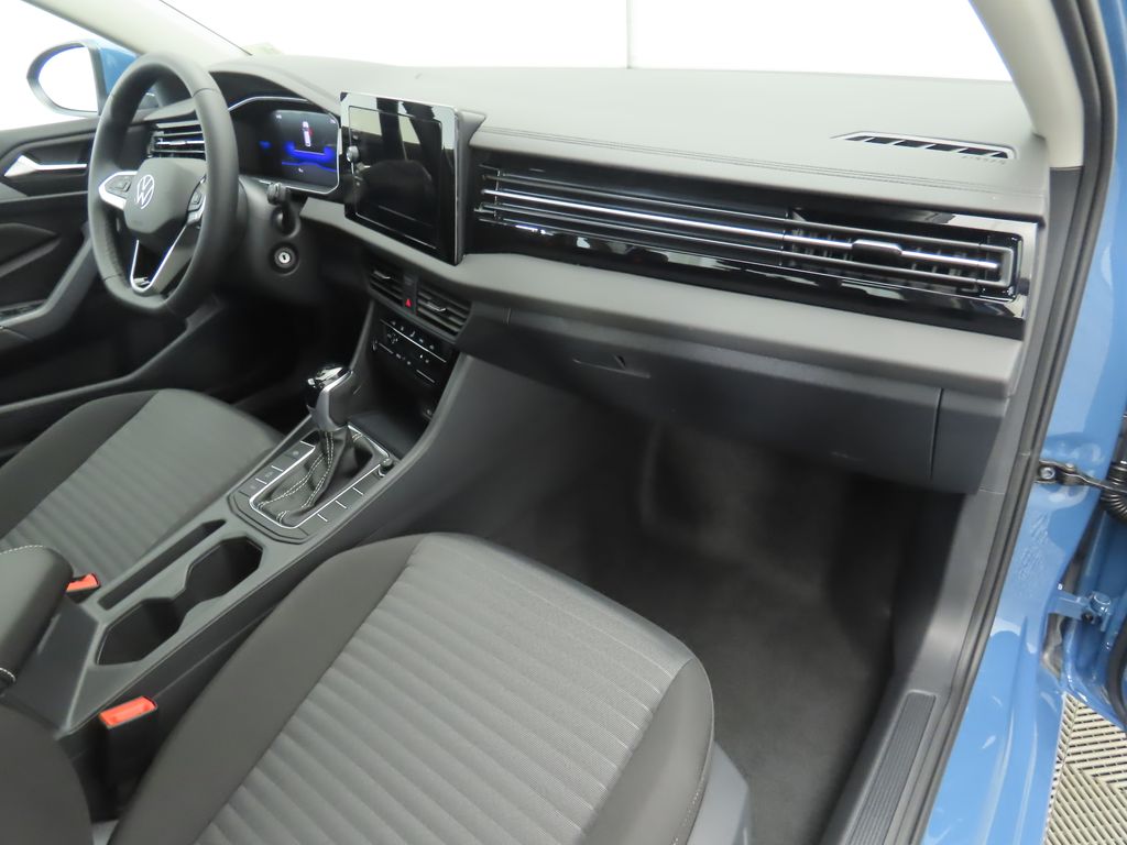 Thumbnail: 2025 Volkswagen Jetta - 17