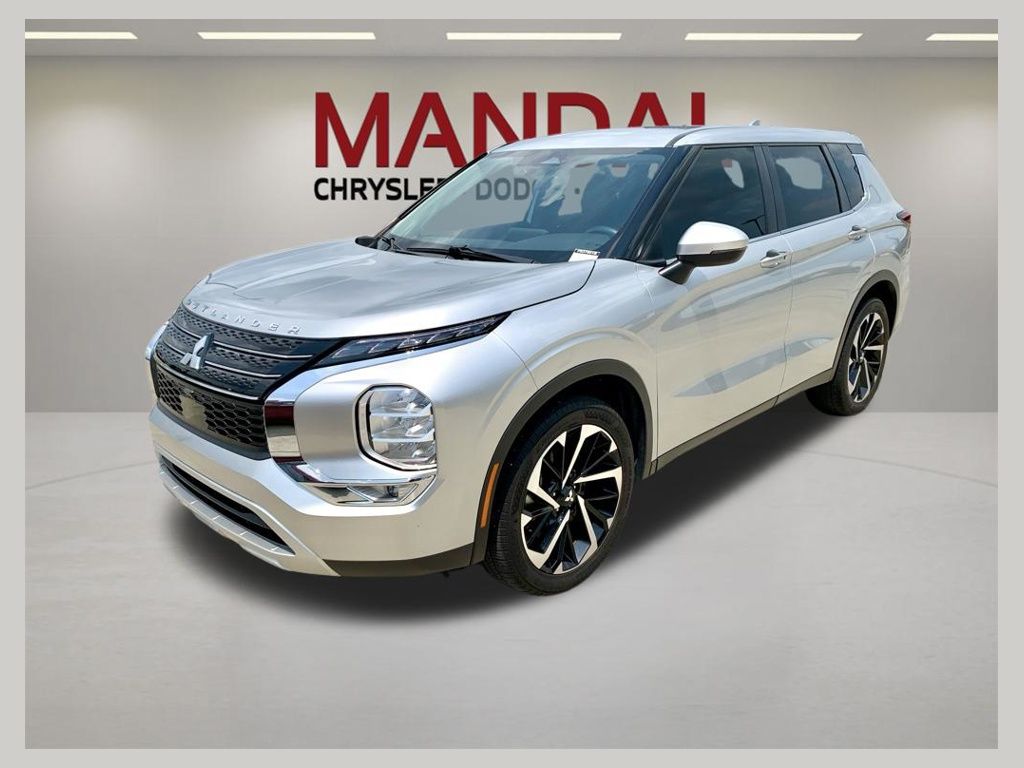 Alloy Silver Metallic 2023 Mitsubishi Outlander SUV / Crossover Front-Wheel Drive Continuously Variable Transmission