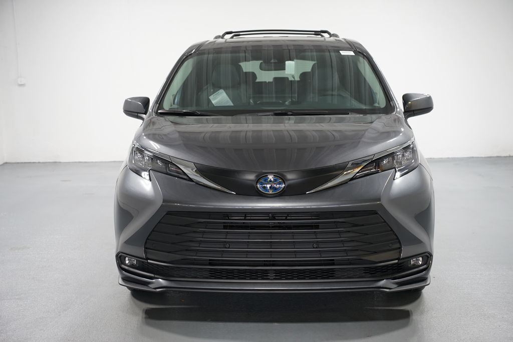 Thumbnail: 2025 Toyota Sienna - 2