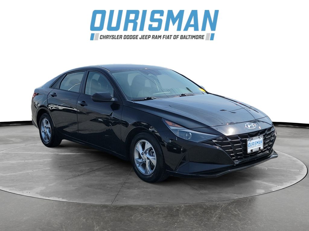 Phantom Black 2022 Hyundai Elantra SE FWD Sedan Front-Wheel Drive Continuously Variable Transmission