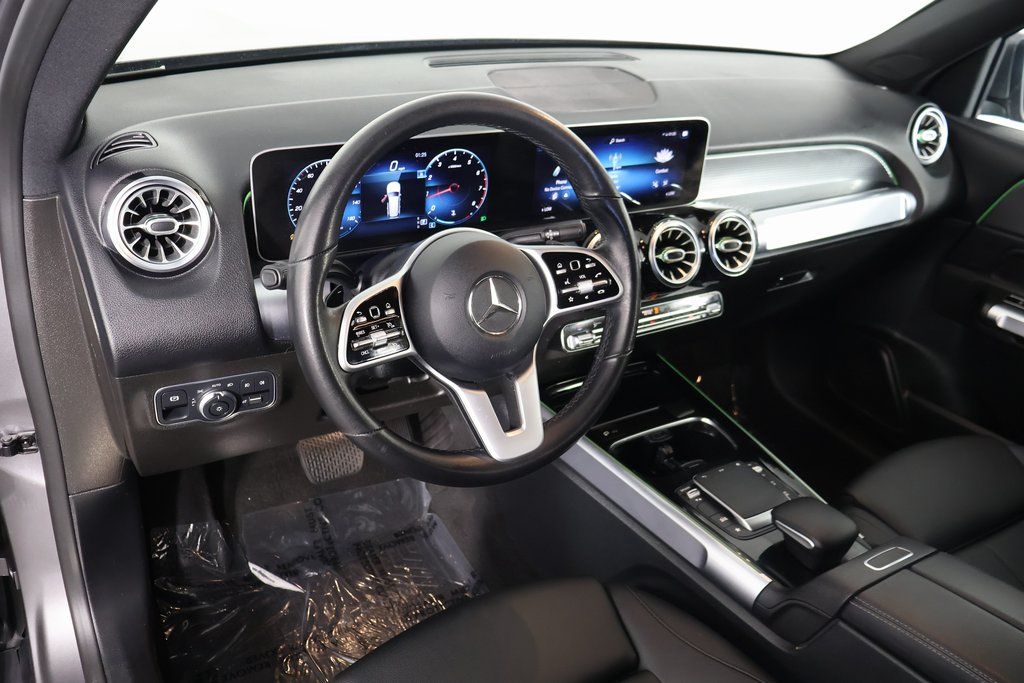 Thumbnail: 2021 Mercedes-Benz GLB - 7