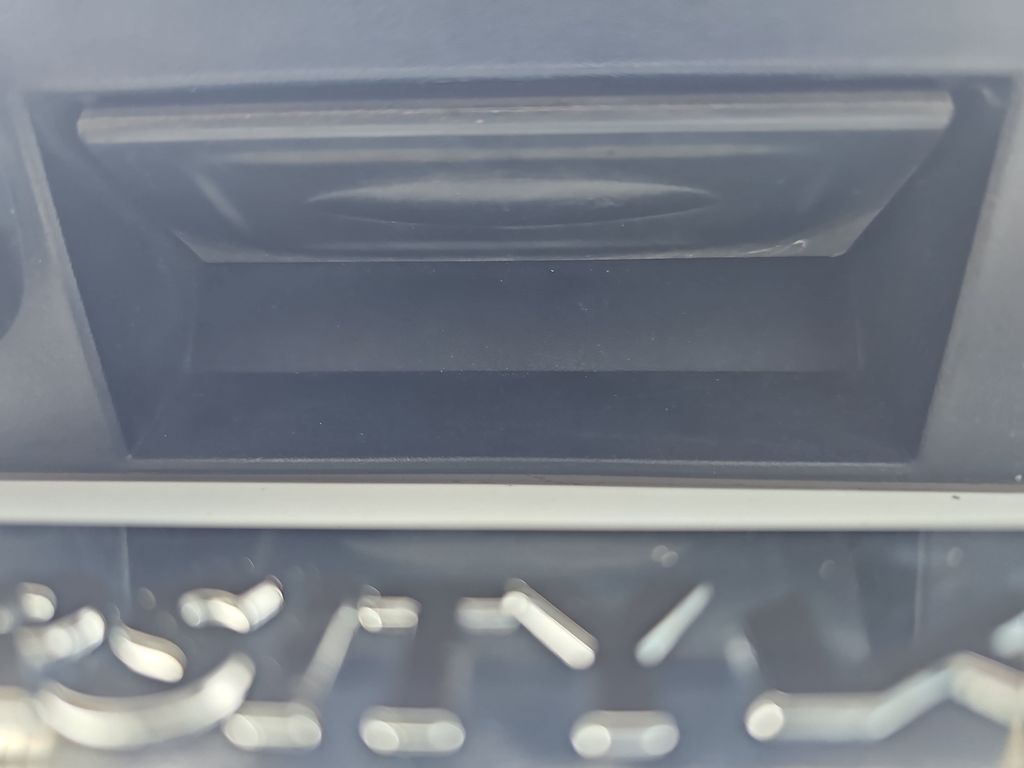 Used 2022 White Kia S image 14