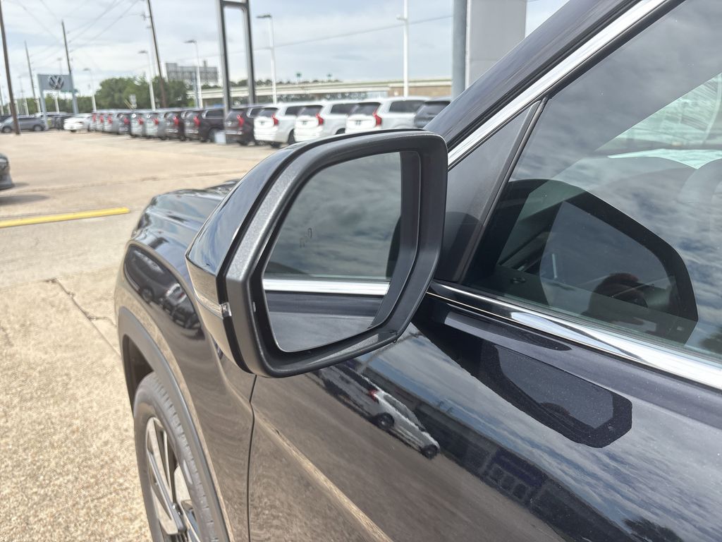 New 2025 Black Volkswagen 2.0T SEL image 10