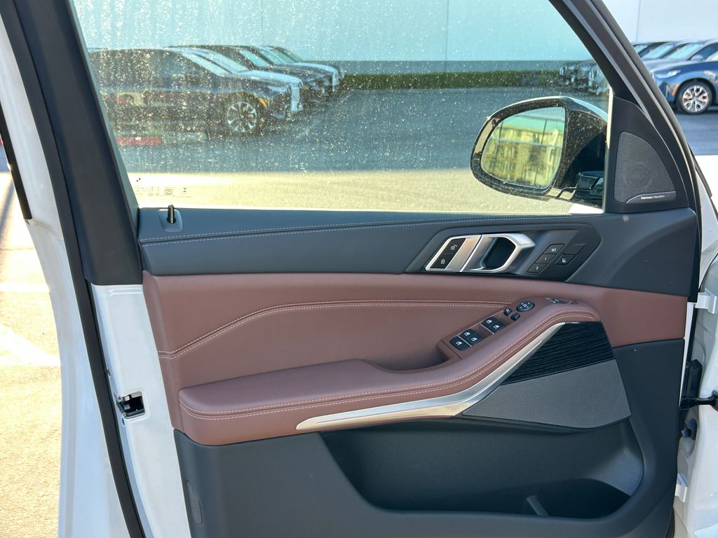 Thumbnail: 2026 BMW X5 - 11