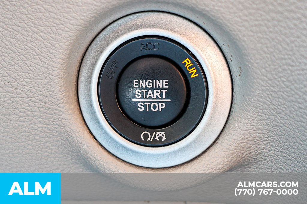 Used 2024 Silver Chrysler Touring L image 46