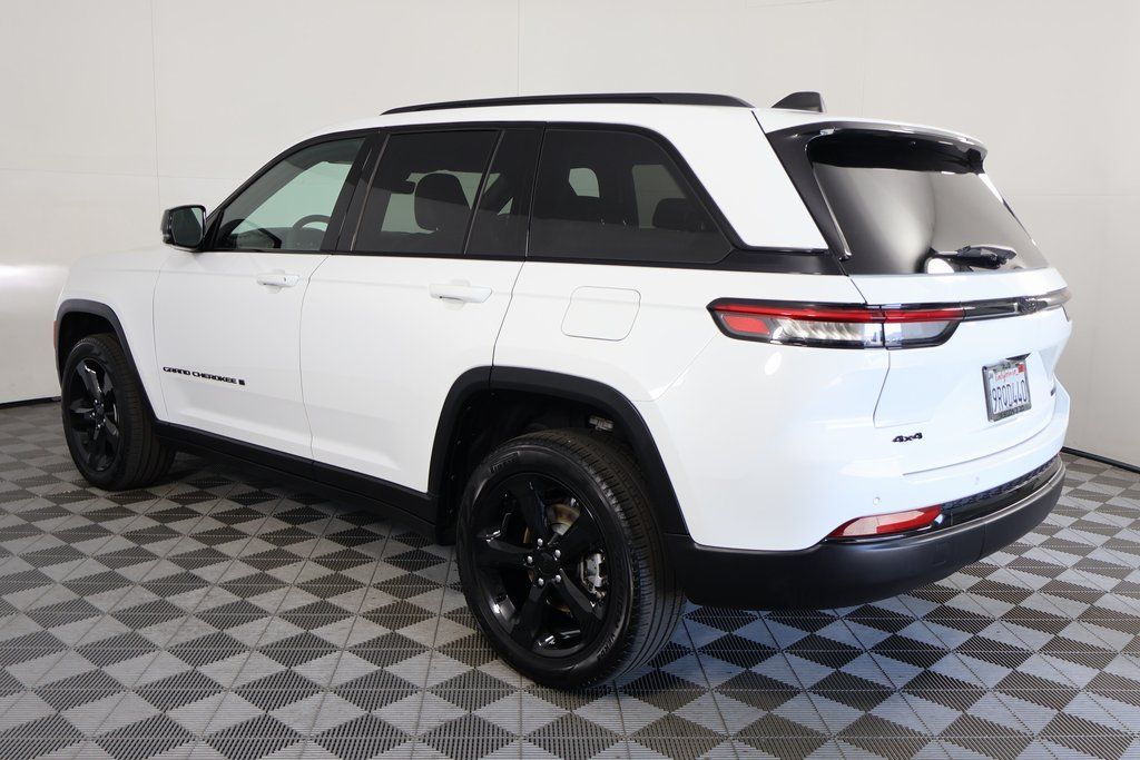 Thumbnail: 2025 Jeep Grand Cherokee - 6